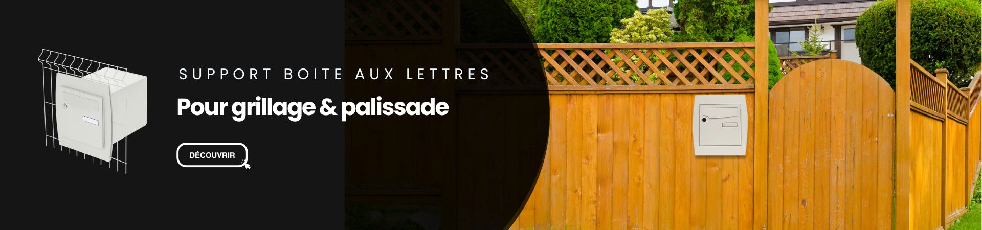 Boite aux lettres blanche fixée avec un support pour grillage et palissade RENZ dans une palissade en bois.